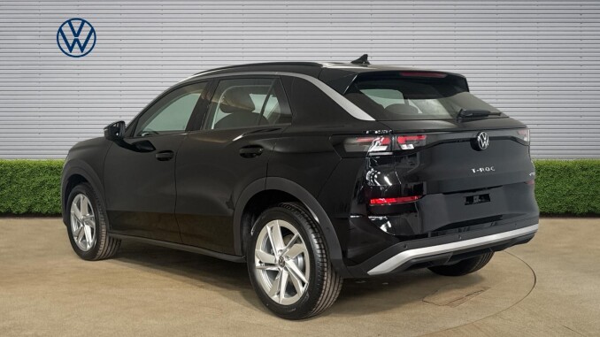 Volkswagen T-Roc 1.5 eTSI Life 5dr DSG Petrol Hatchback - Image 3